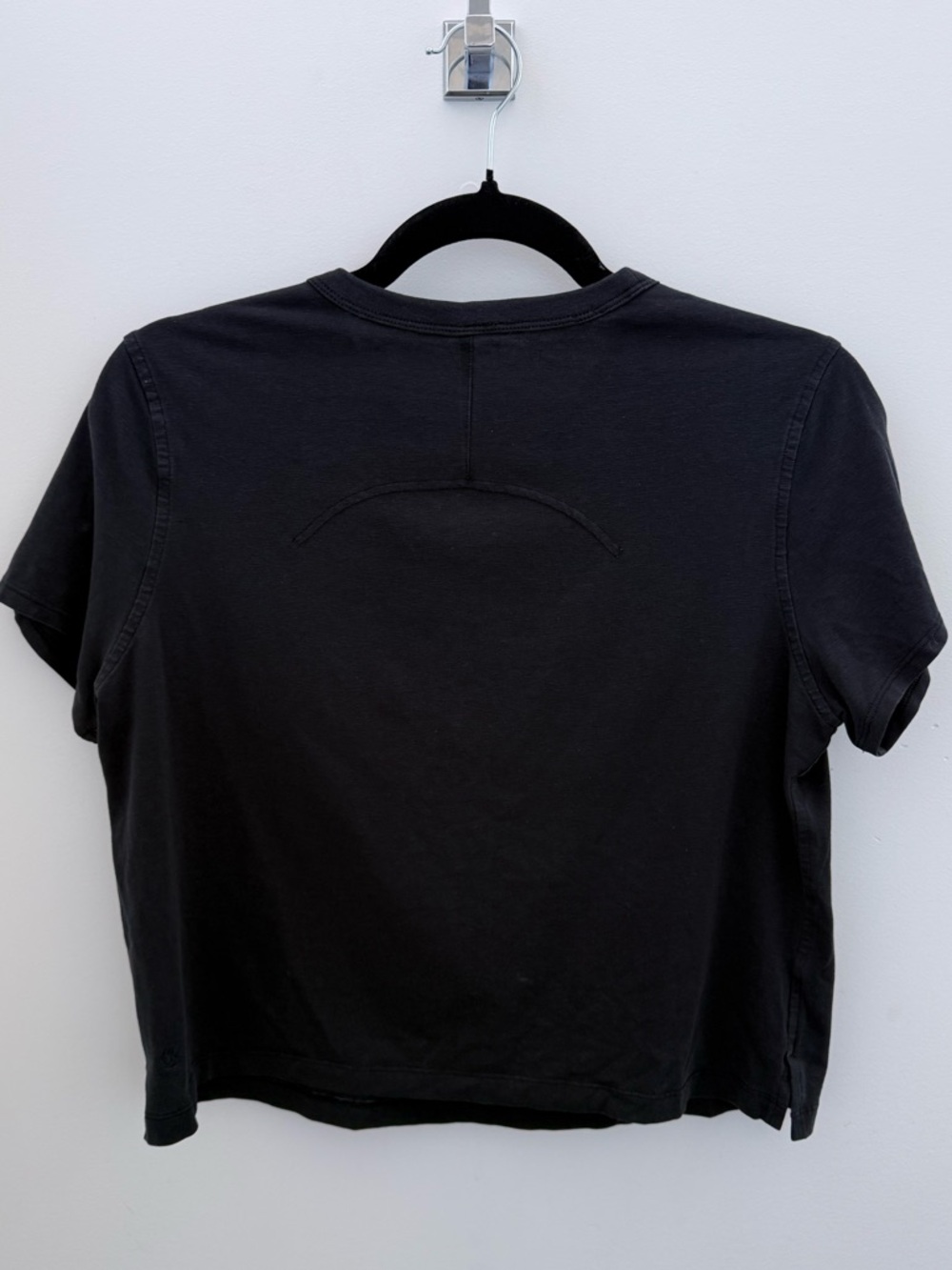 Lululemon Black Cropped T Shirt Size M 8 10 Athletic Top - Picture 3 of 8